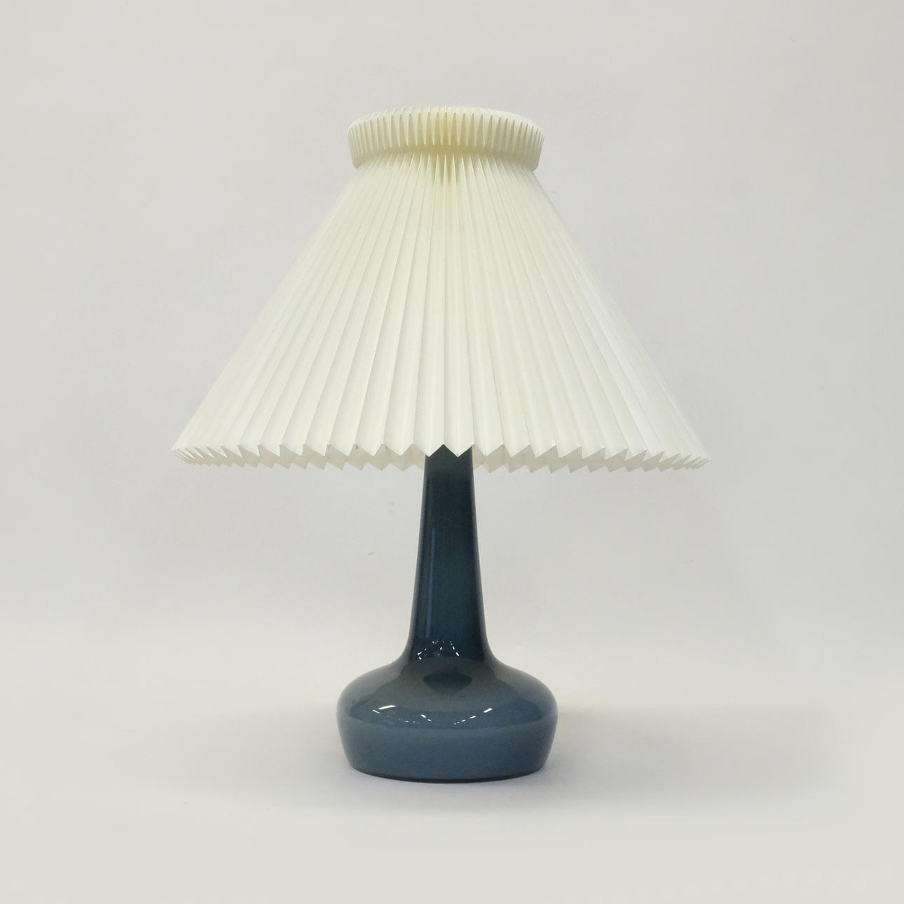 PÖYTÄVALAISIN NÄYTÖLLÄ. KLINIKKA.