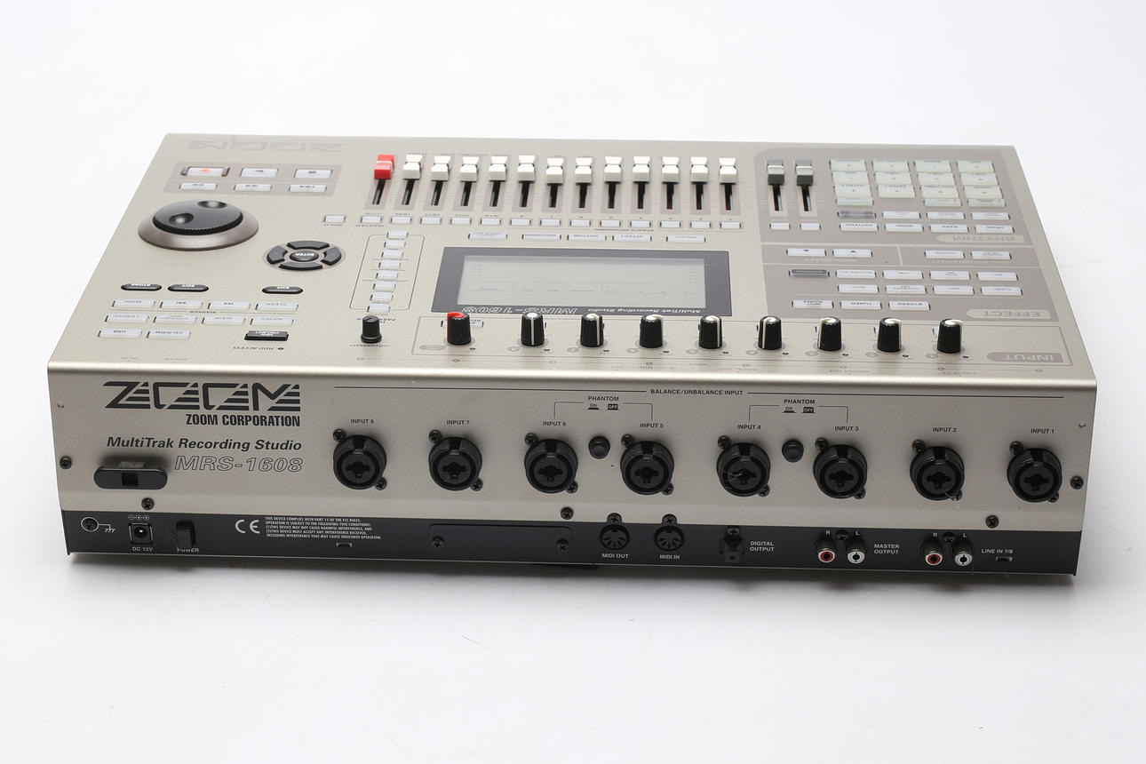 ESTUDIO DE GRABACIÓN MULTITRAK, Zoom, MRS-1608, Japón. Otros