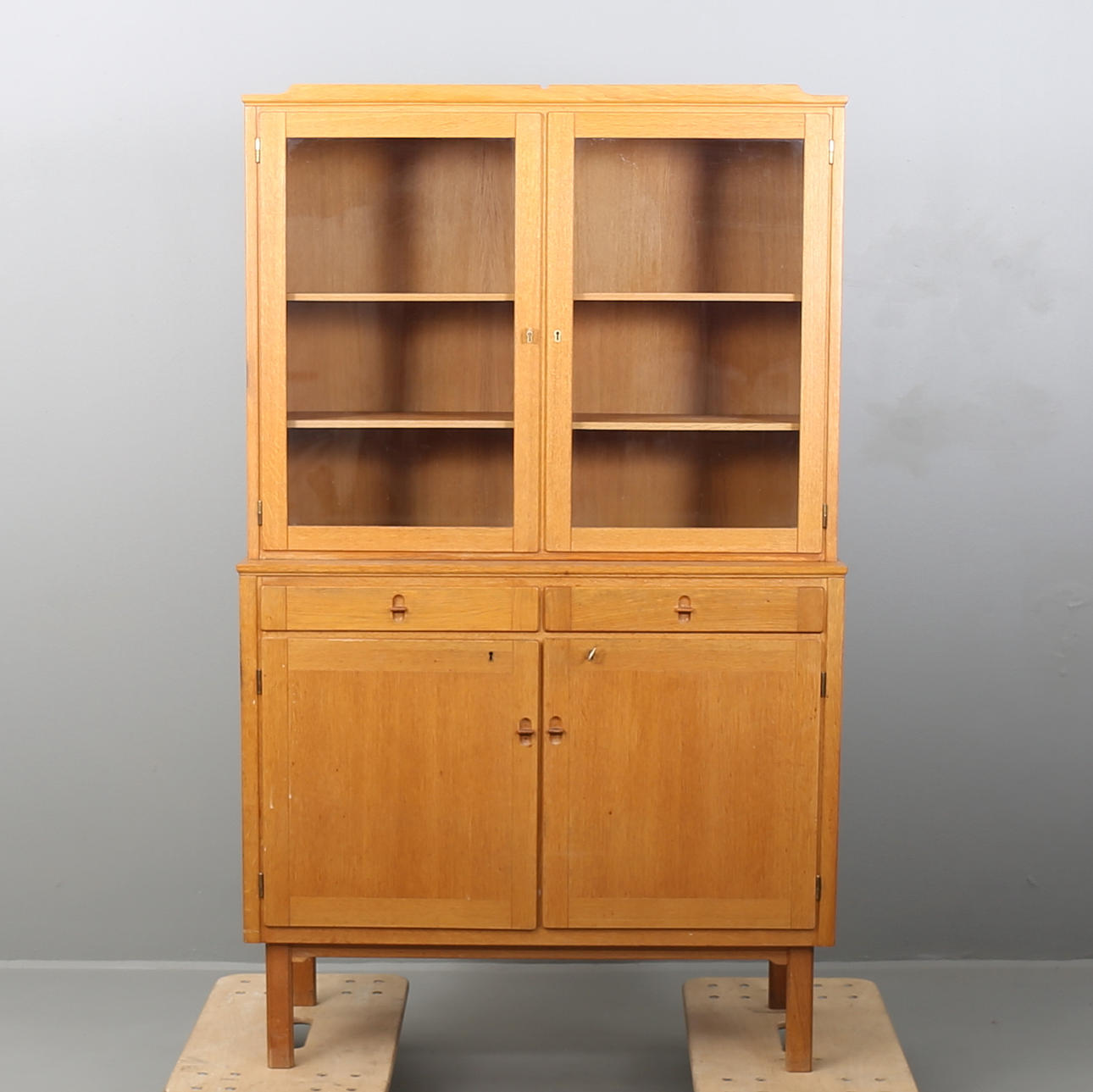 MATSALSSKÅP, ekfaner 1900-talets mitt.