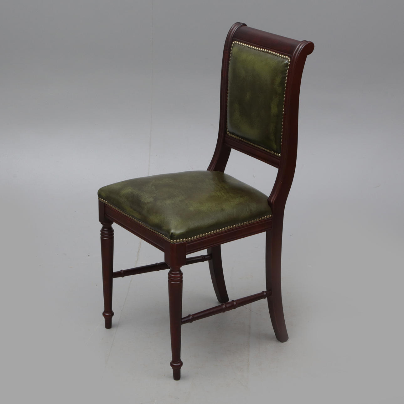 Stuhl, Leder/Holz, englischer Typ.