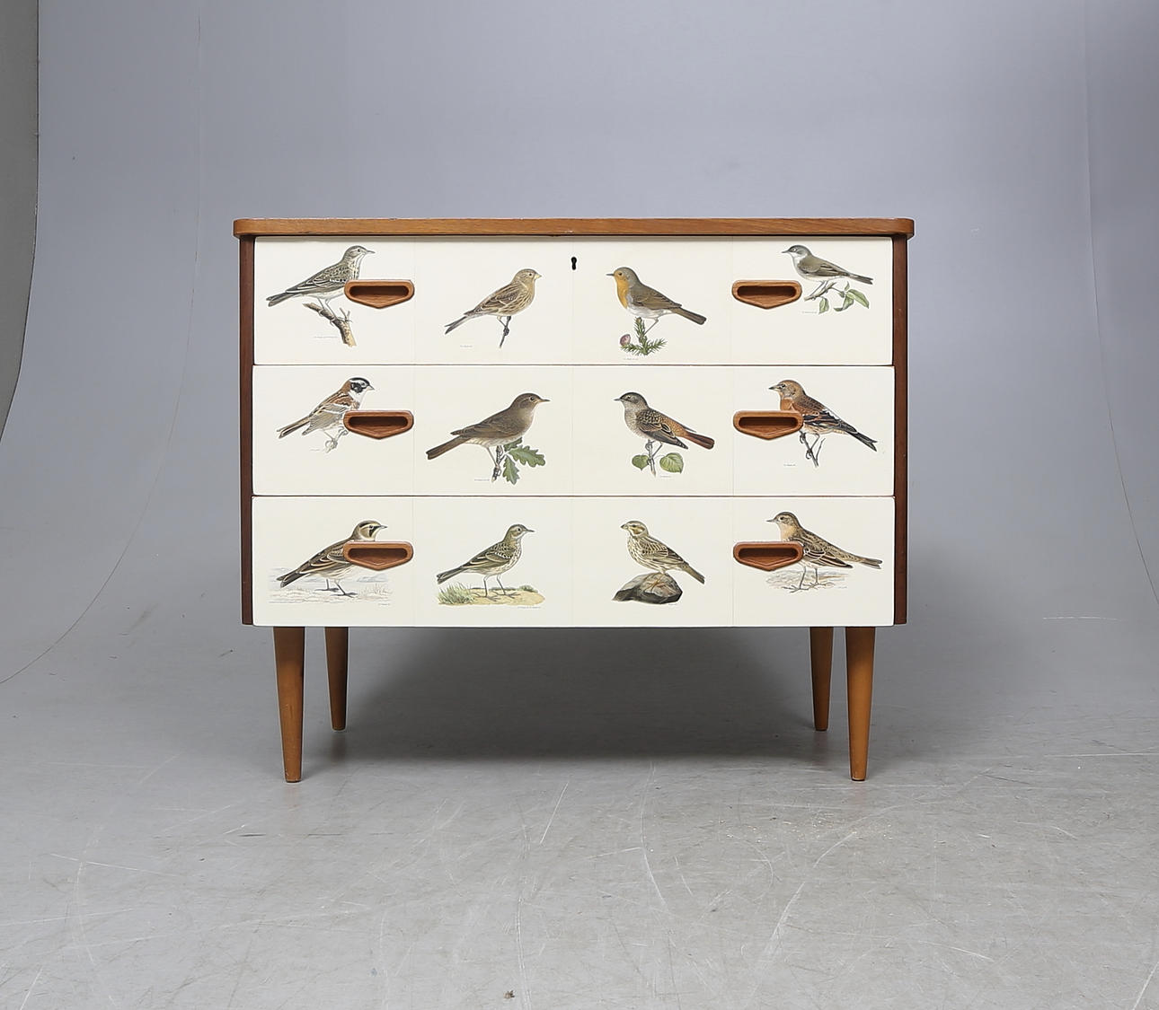 BYRÅ, tapetserad, efter Bröderna Von Wright, 1950/60-tal.