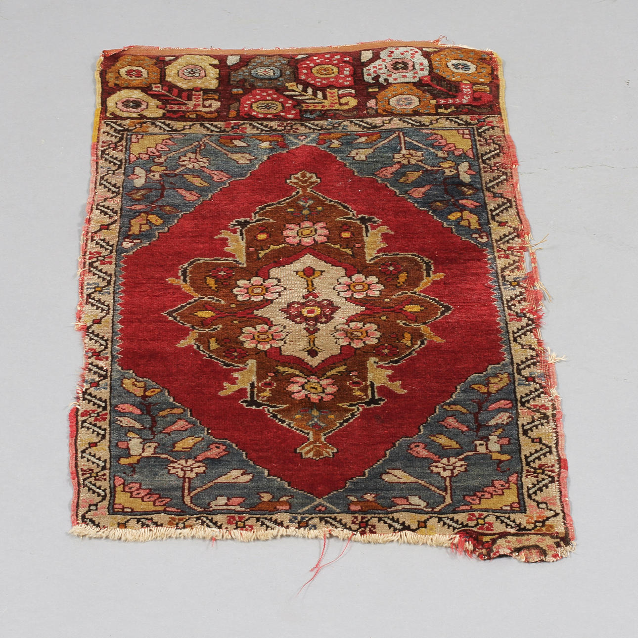 MATTA, antik, troligen Balkan. 83x50.