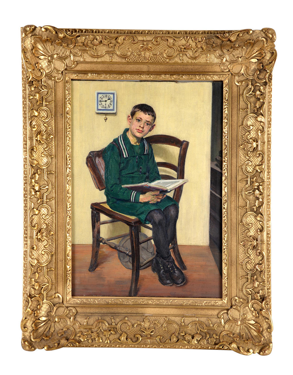 BILDNIS EINES SCHULJUNGEN. I det inre på stolen, inklusive fotboll, tid 1:45pm.