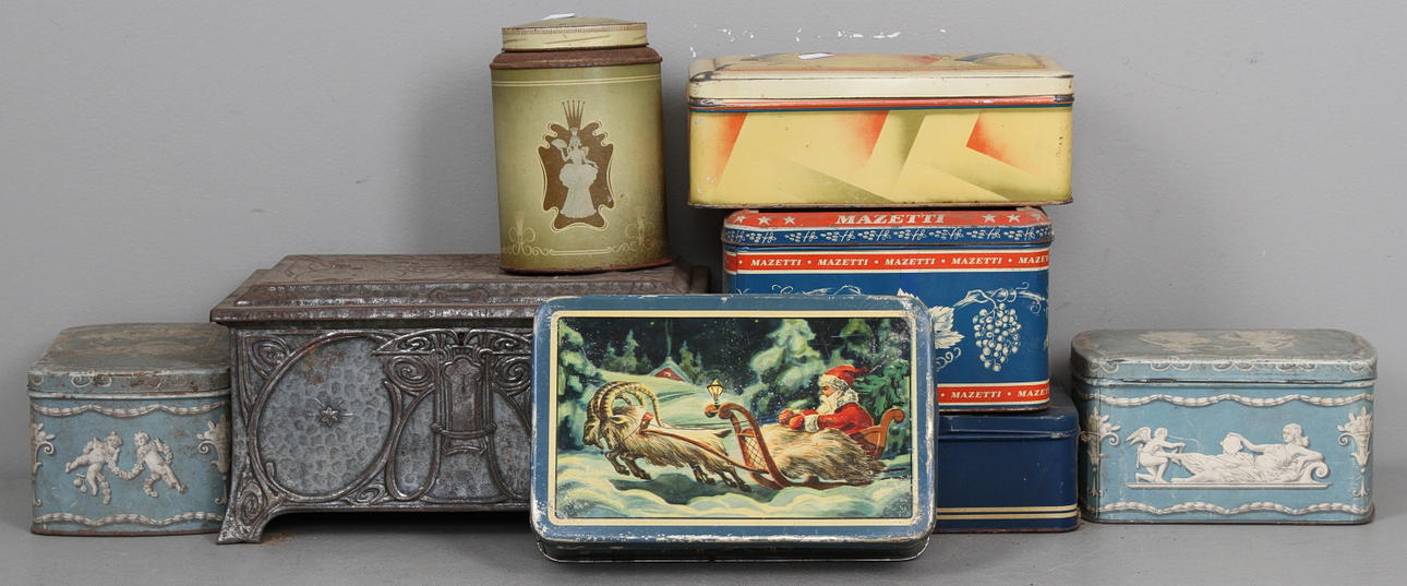 PLÅTBURKAR, 8 st, 1900-talets första hälft.