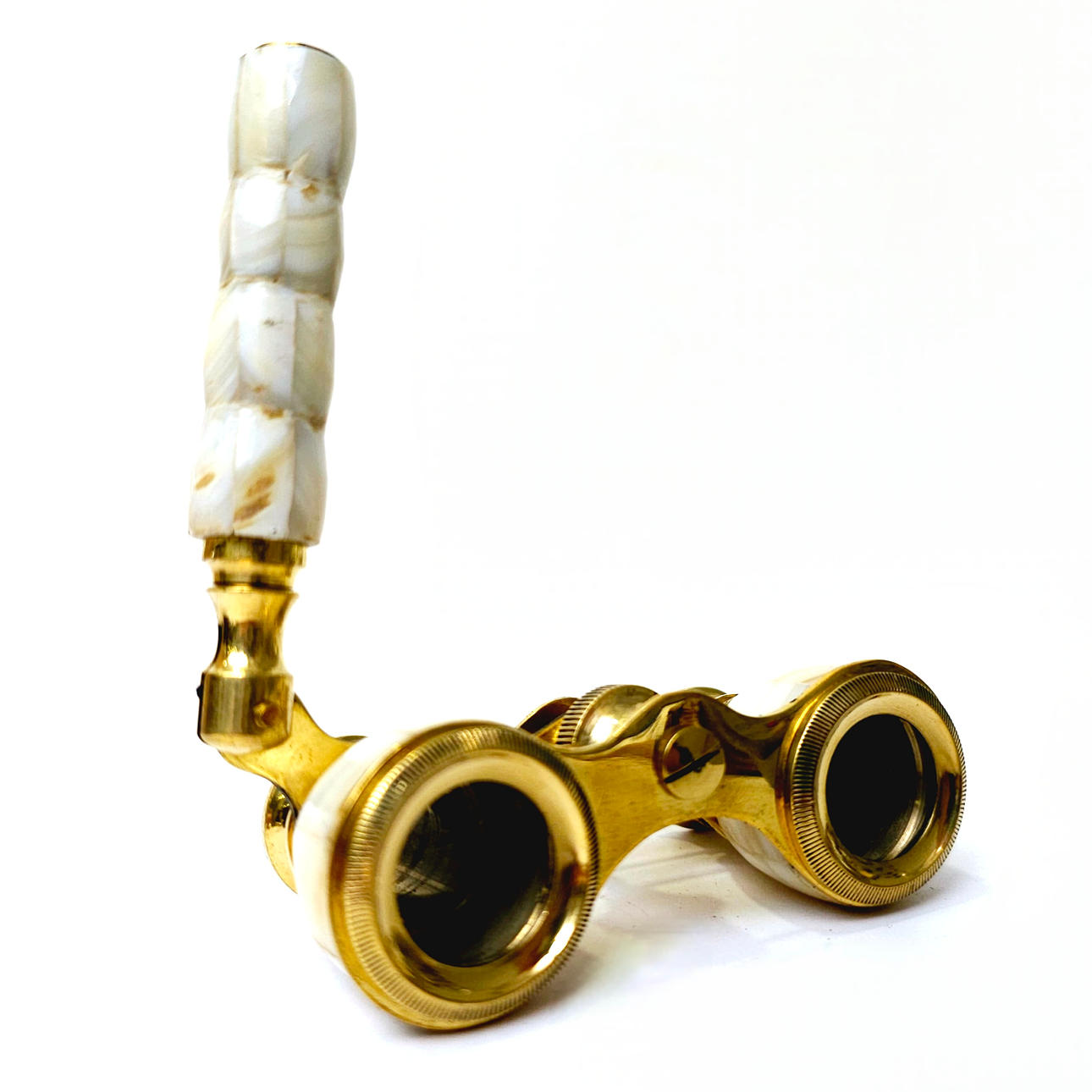 "IMPERTINENTES" EN NÁCAR Y LATÓN DORADO.