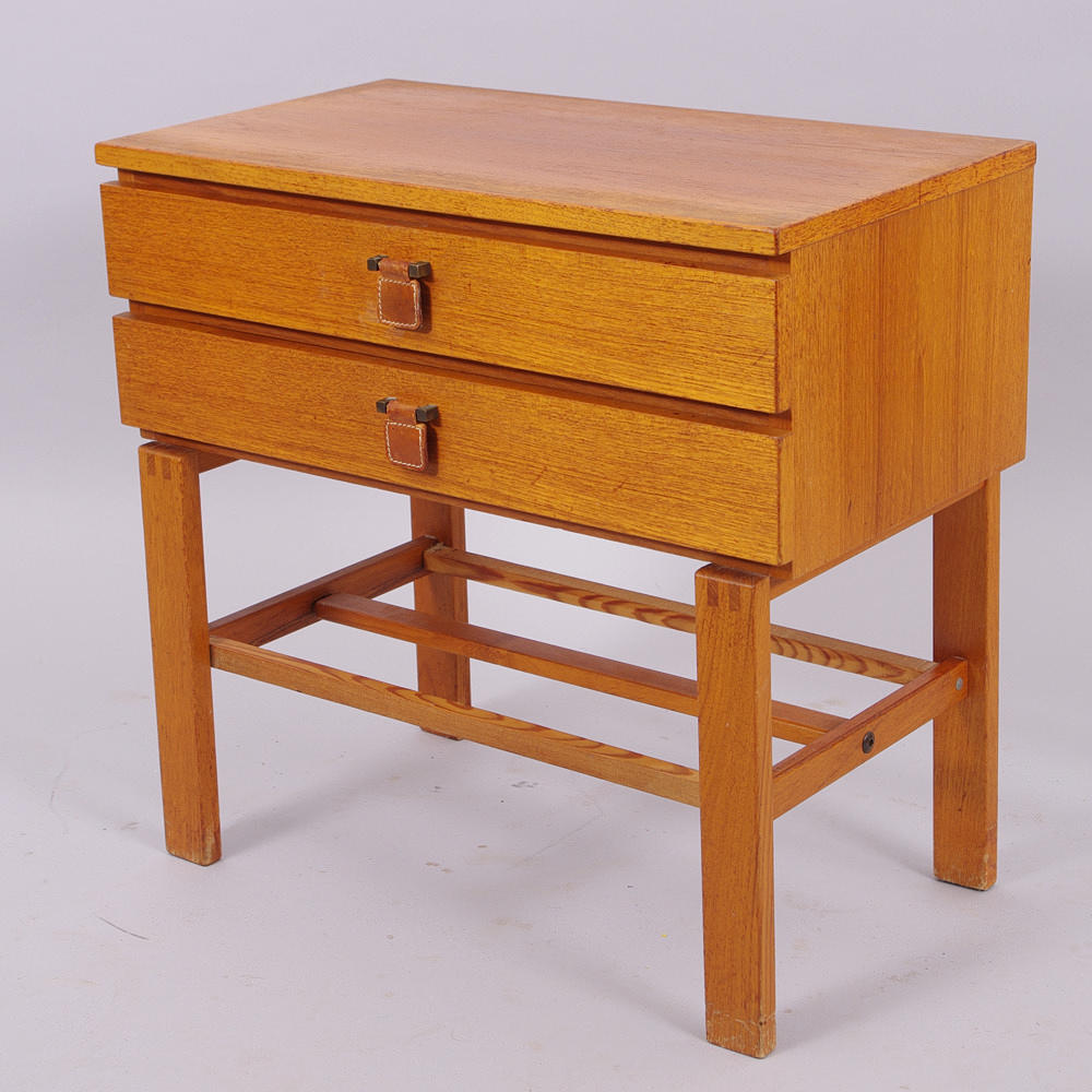 SÄNGBORD, teak, 1900-talets mitt.