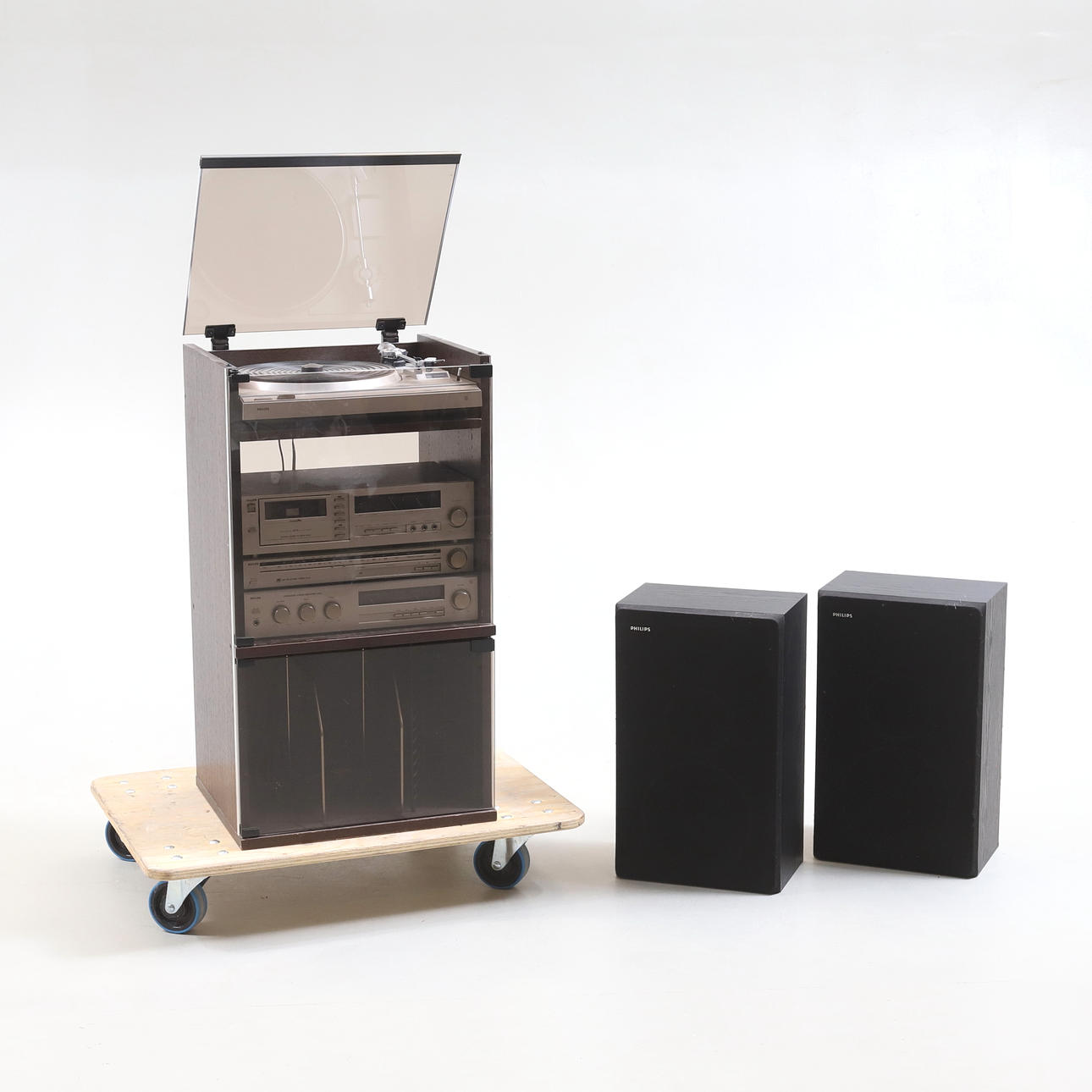 A Philips 6-piece stereo system, 20th century.