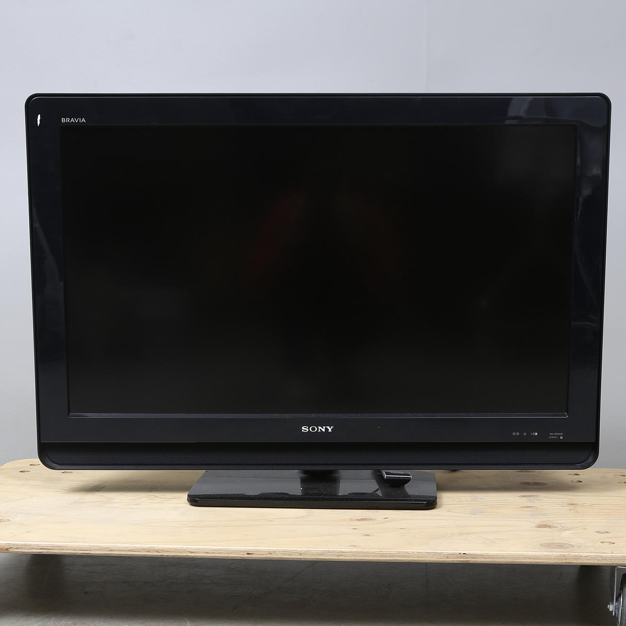 FERNSEHER. LCD Sony Bravia 37".
