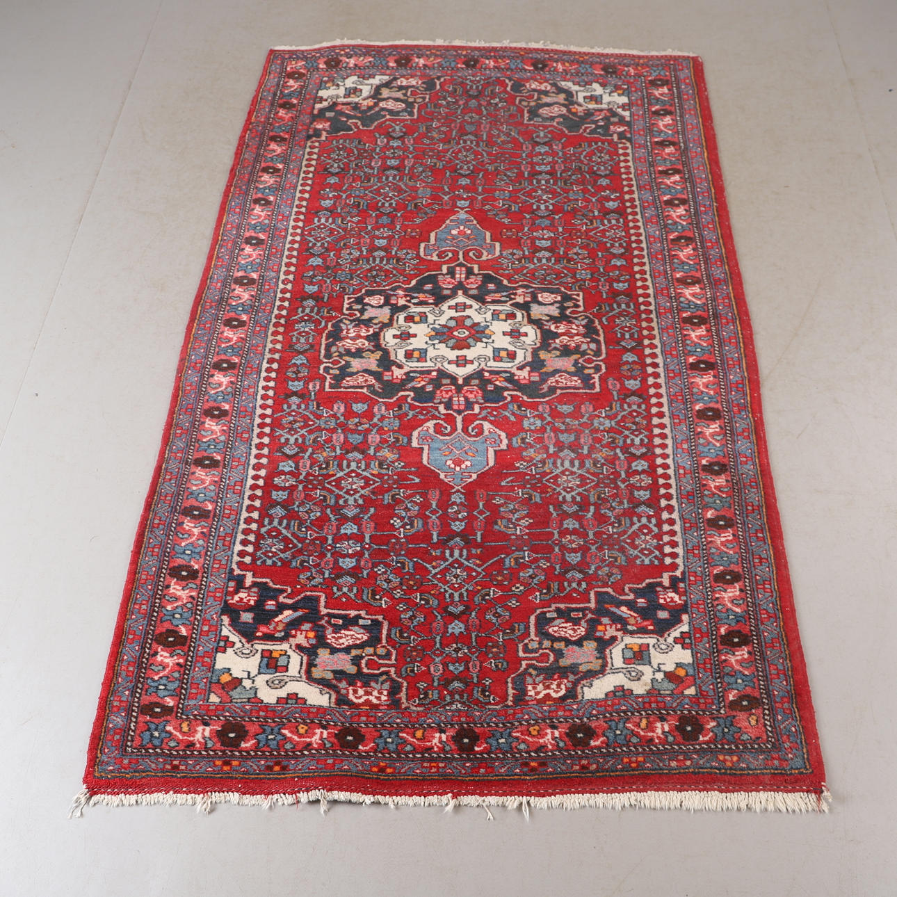 CARPET, “Täbriz”, semiantique, 218 x 126 cm.