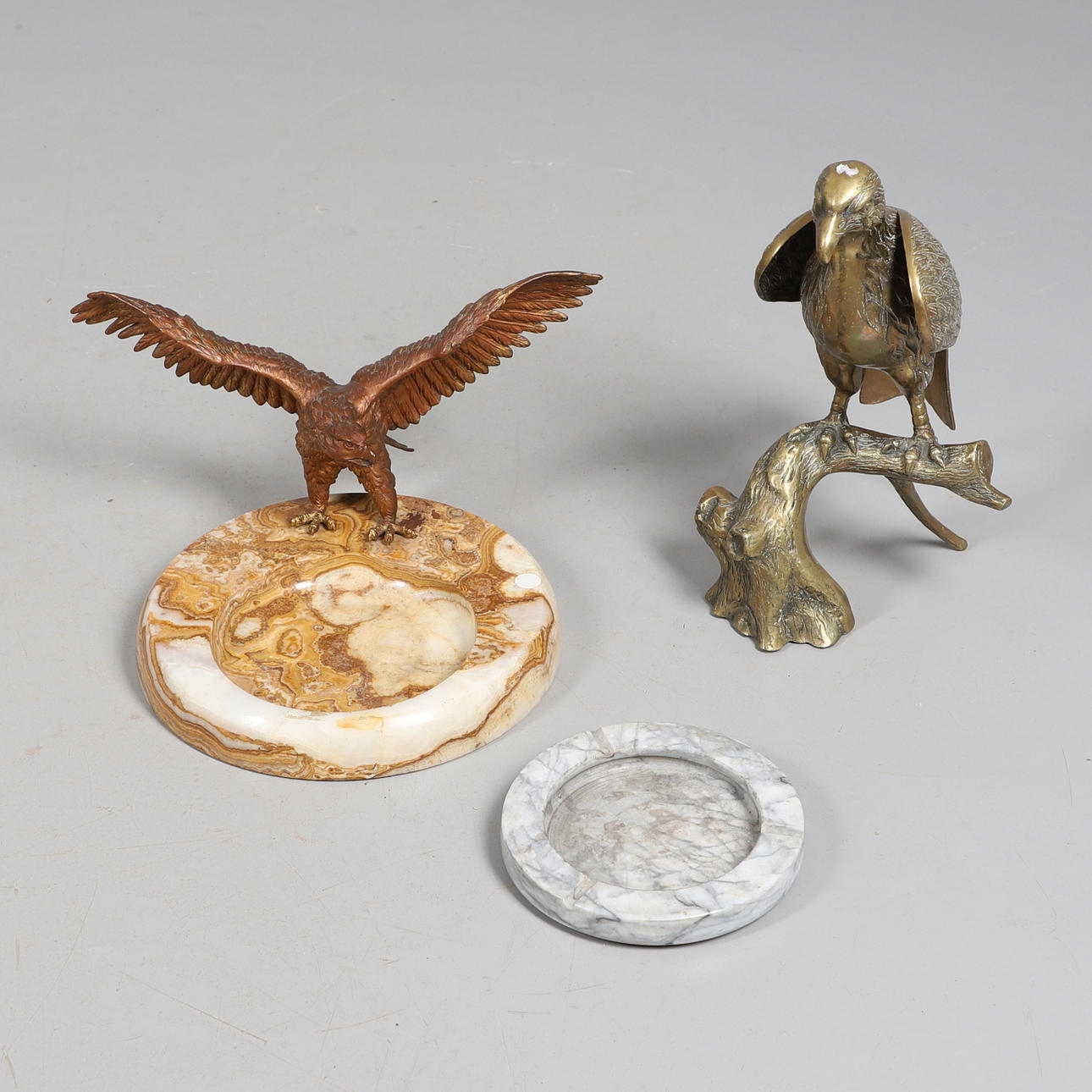 LARGE BRASS EAGLE & ONYX DISH, & OTHER ITEMS.