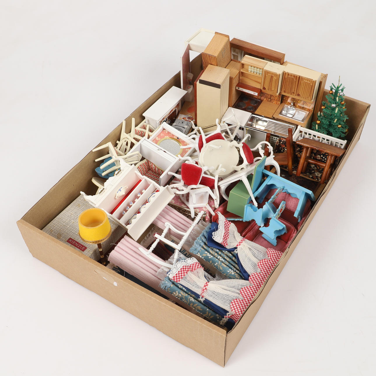 MUEBLE PARA MUÑECAS, madera/plató, años 70.