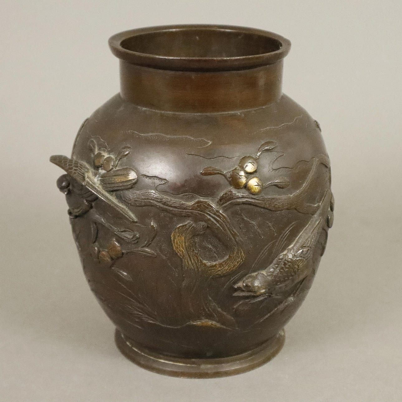 - BRONZEVASE - Japan, wohl Meiji-Zeit.