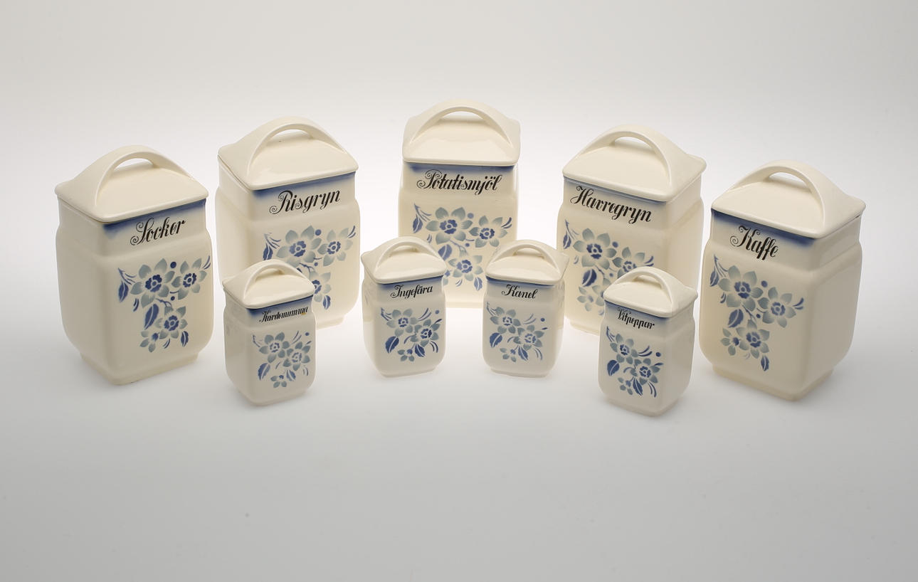 KRYDDBURKAR, 9 st, porslin, Grid, 1900-talets första hälft.