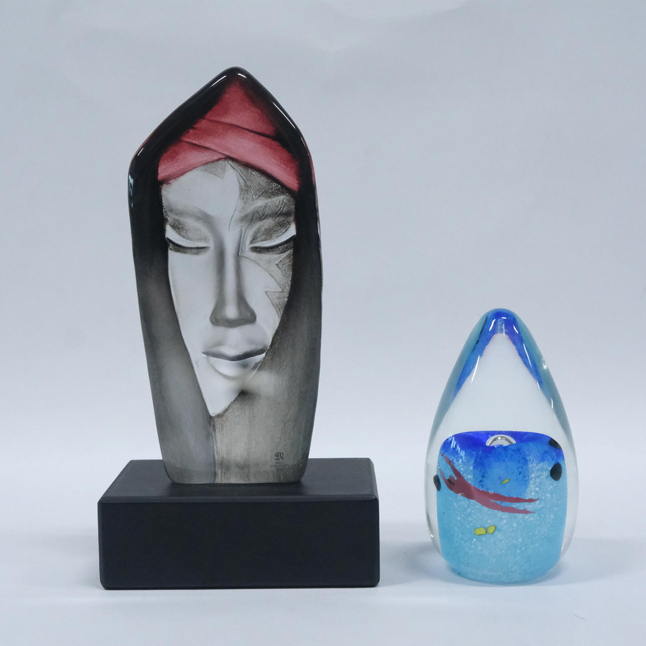 TWO ART GLASS OBJECTS. Glass - Art glass - Auctionet