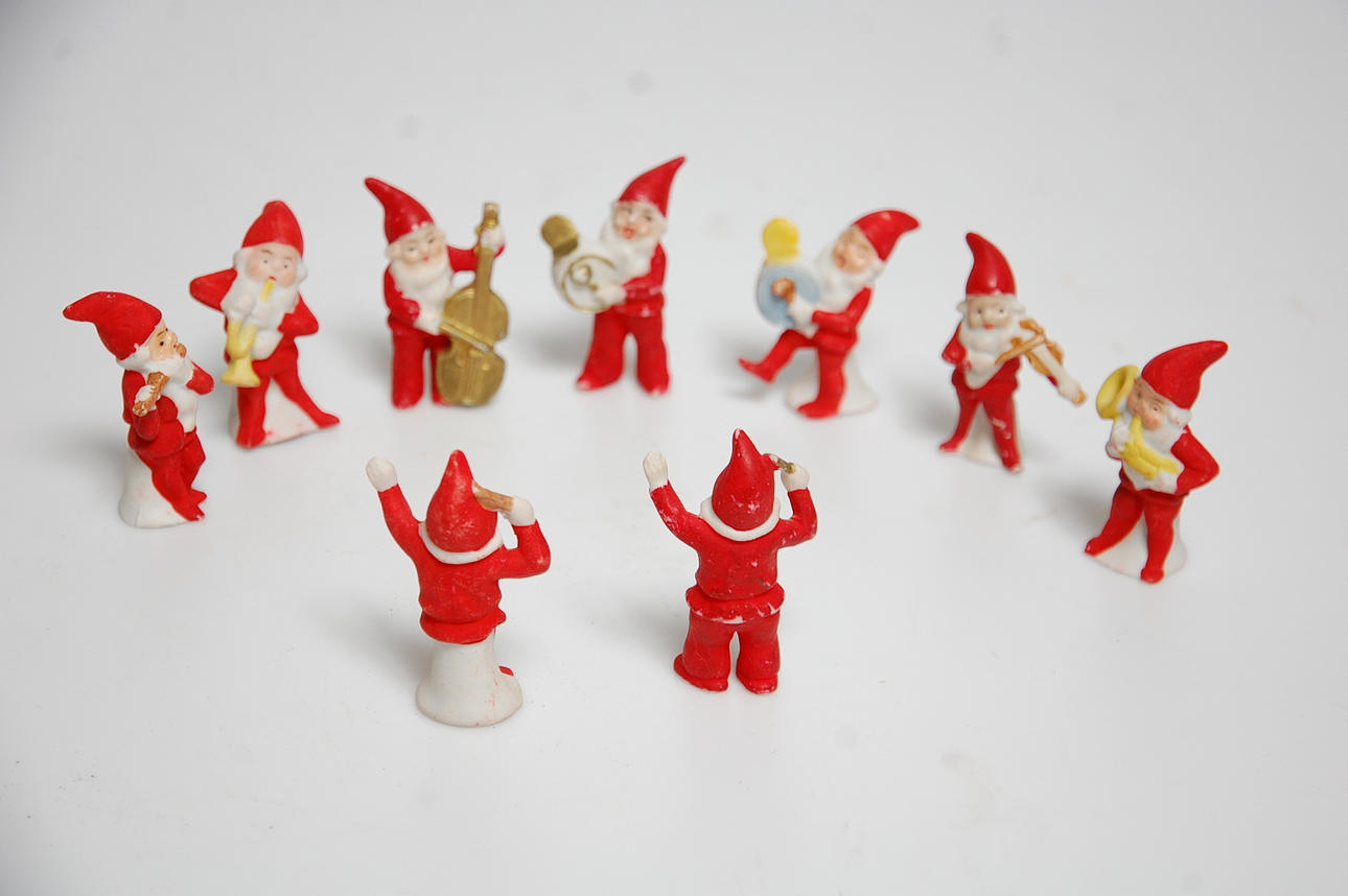 TOMTEORKESTER, 9 st biskviporslin, 1900-talets första hälft.