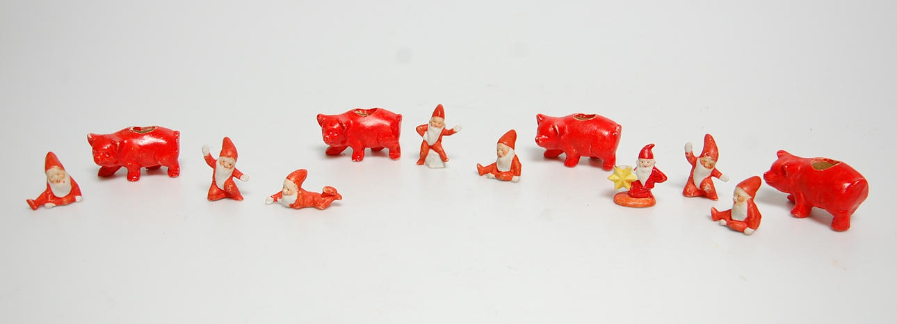 GRISAR, TOMTAR, 12 st porslin, 1900-talets första hälft.