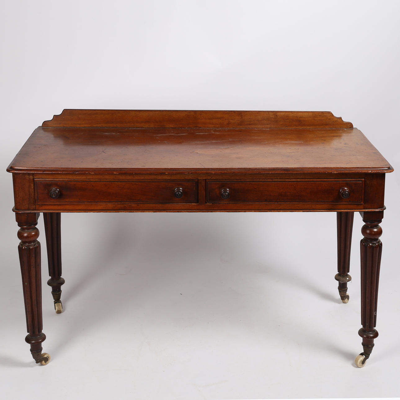 UNA MESA DE CAOBA WILLIAM IV.