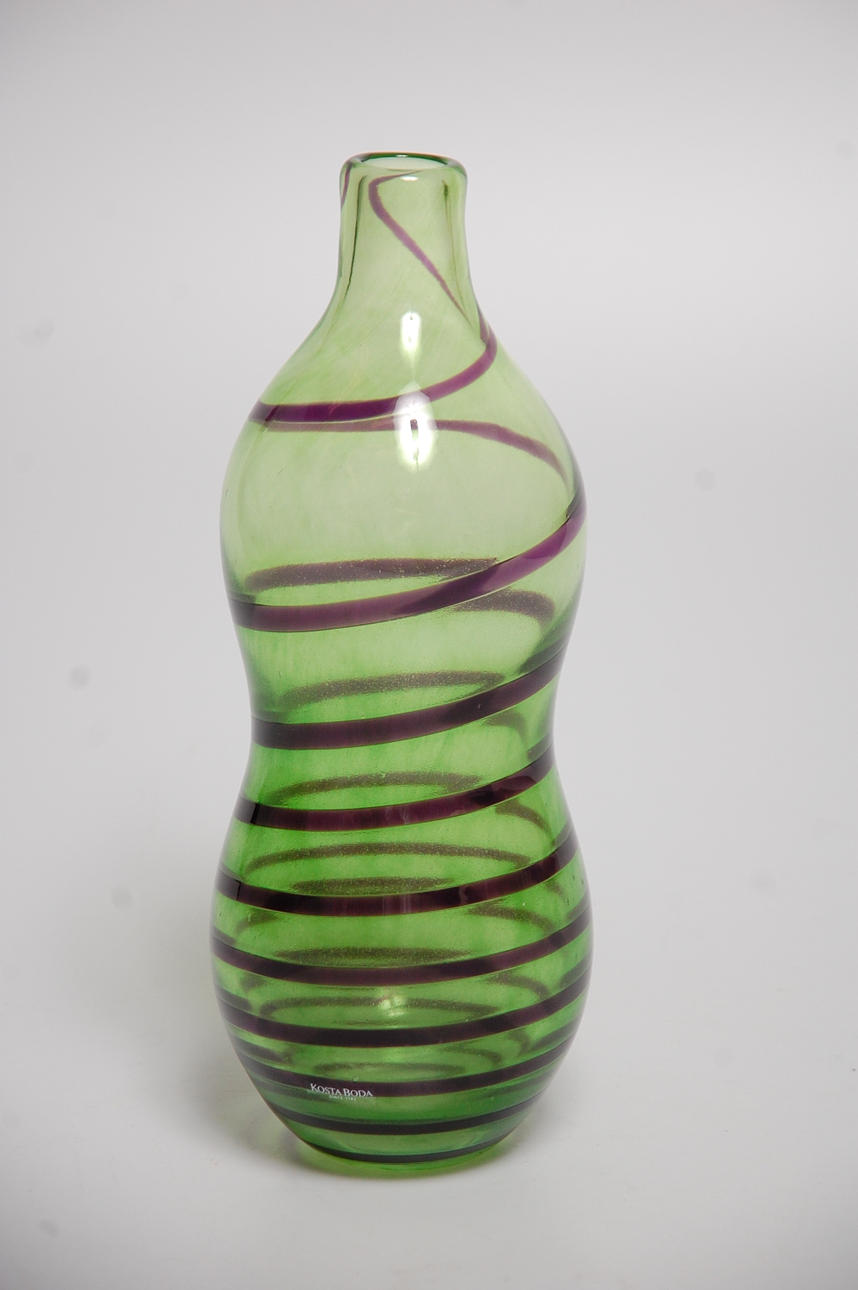 VAS, Gunnel Sahlin artis collection, signerad G. Sahlin 89153 Kosta Boda.