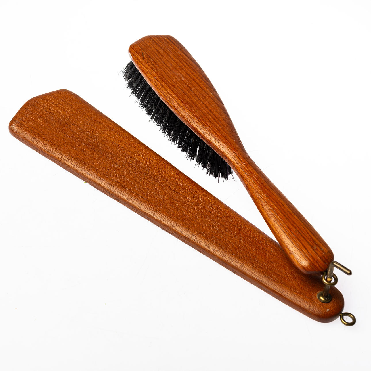 VÄGGHÄNGD BORSTE, Teak, 1900 - talets andra hälft.