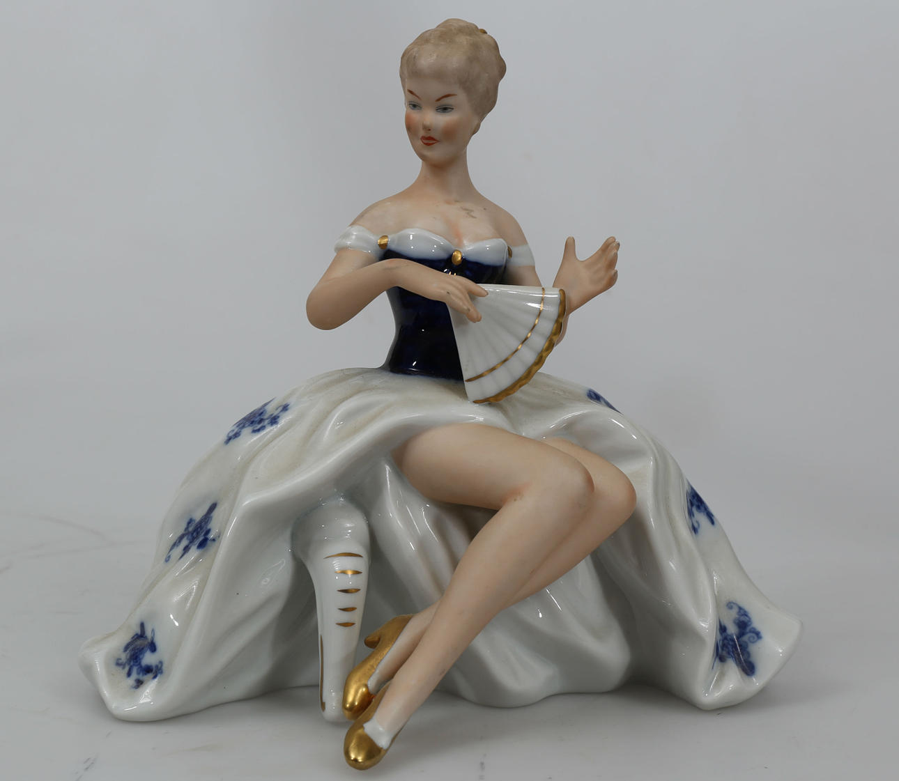 FIGURIN, porslin, Sittande ballerina, Wallendorf.
