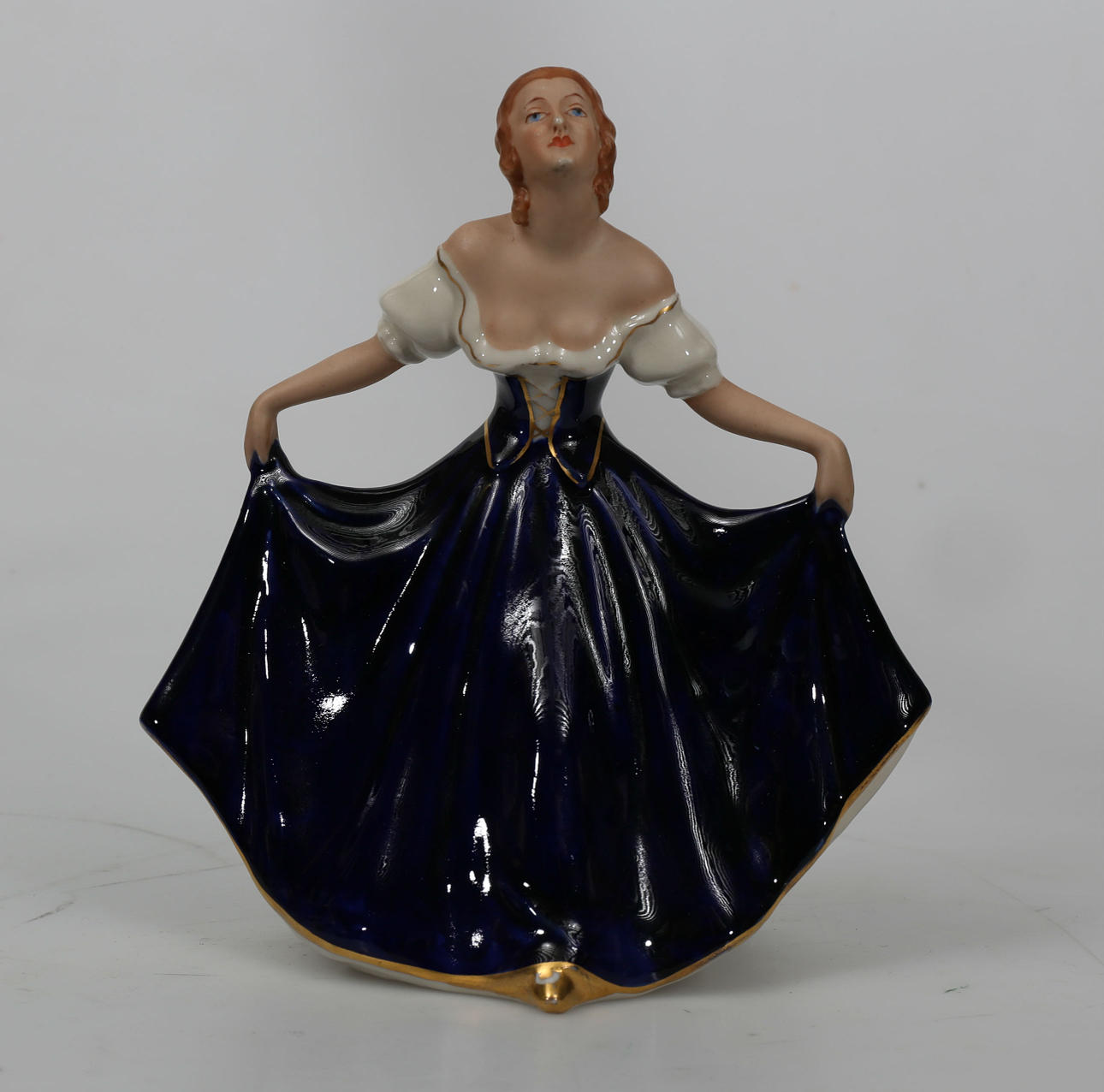 FIGURIN, porslin, Stående dansös, Royal Dux.