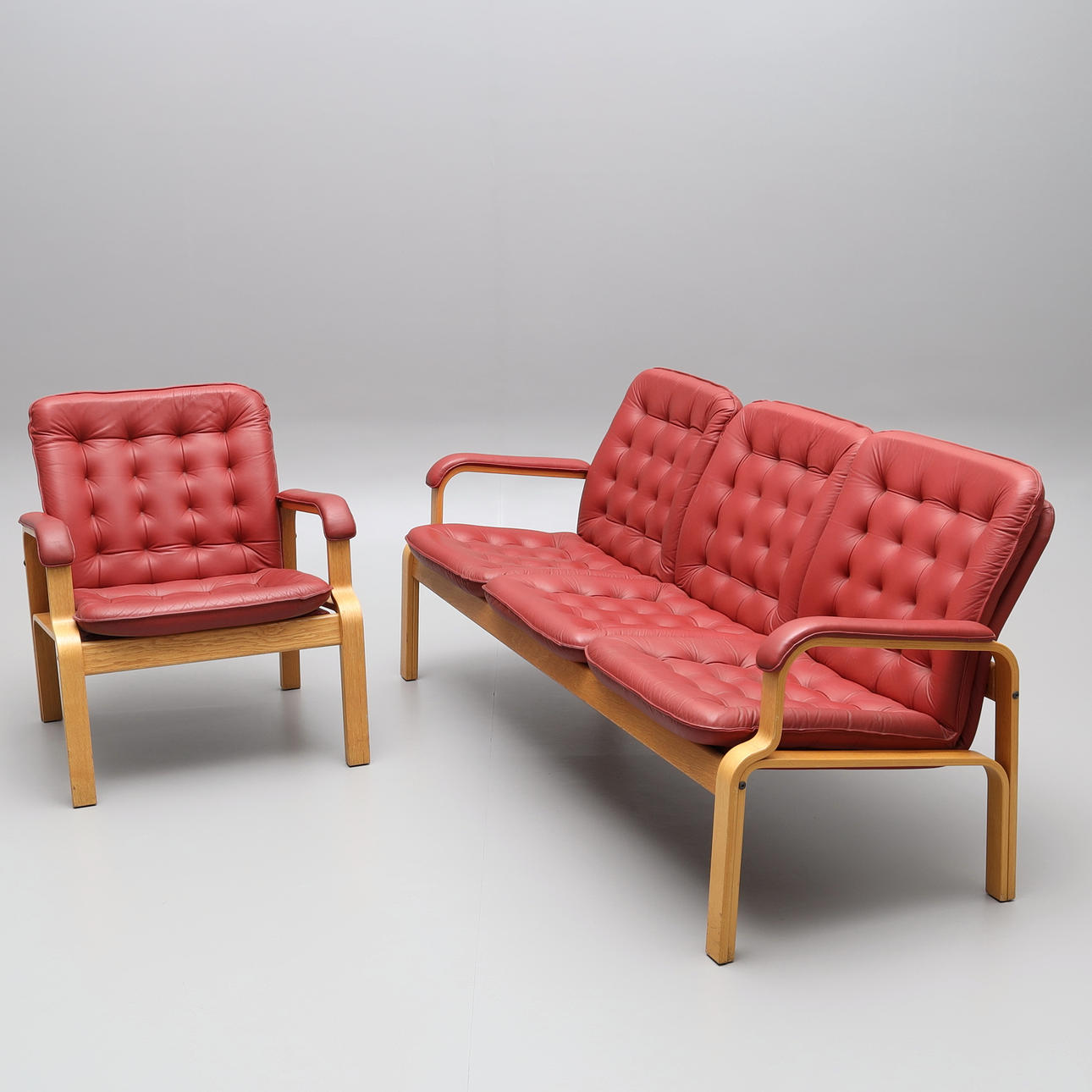 SOFA und SESSEL, 2 Stück, Holz, Leder, Kinnarps.