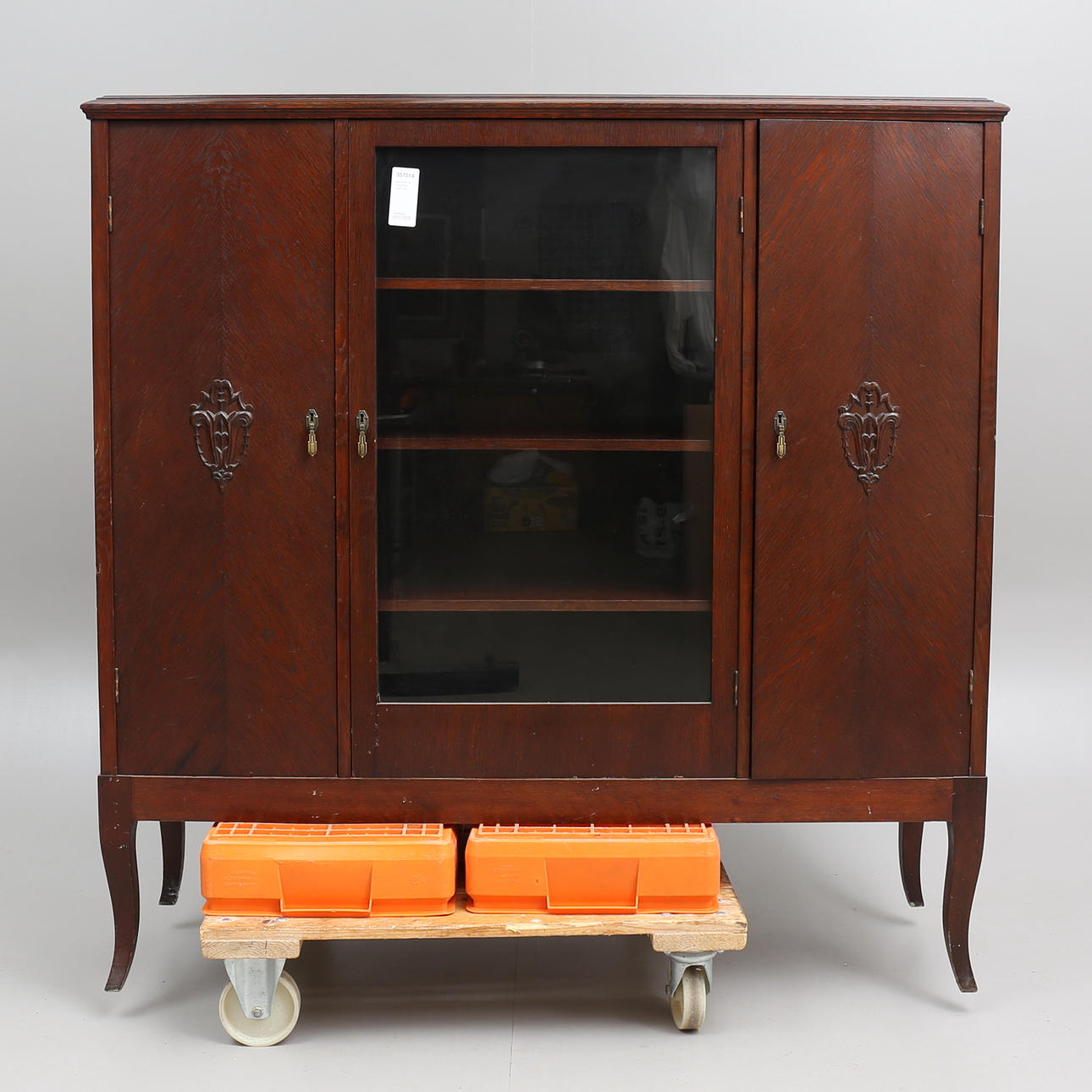 BOKSKÅP, ek, 1900-talets första hälft.