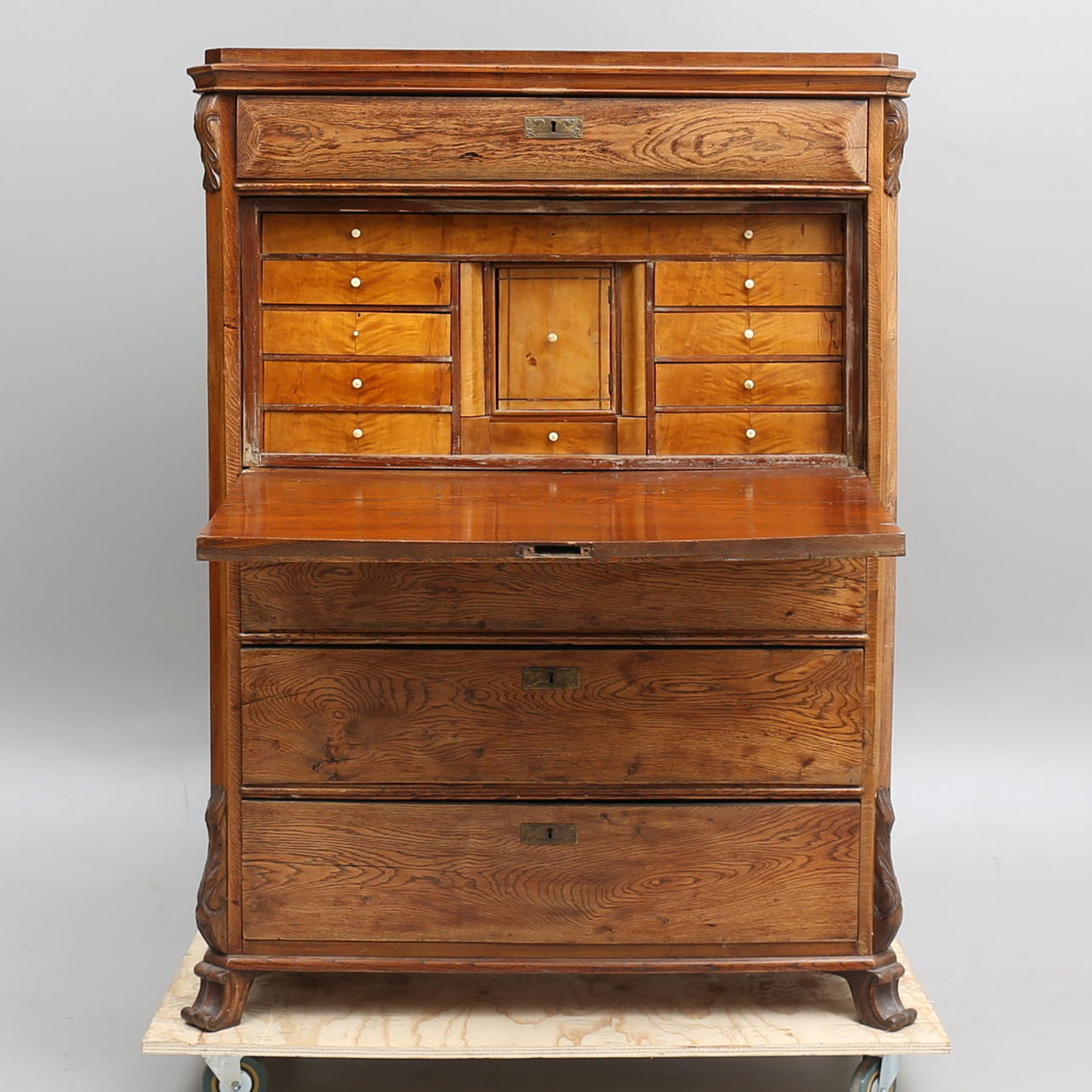 CHIFFONJÉ, 1800-tal.