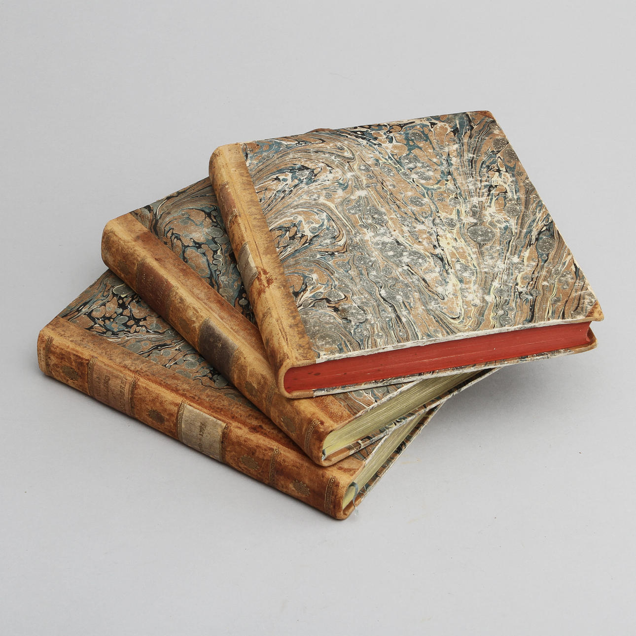 BOK, 2 vol "Samling af Kongl. Maj:ts Bref och Förklaringar", Samuel af Ugglas, 1760-1792 samt "Sjette samlingen af kongl. maj:ts bref, rescripter och förklaringar",Carl Johan Norell, 1792-1798.