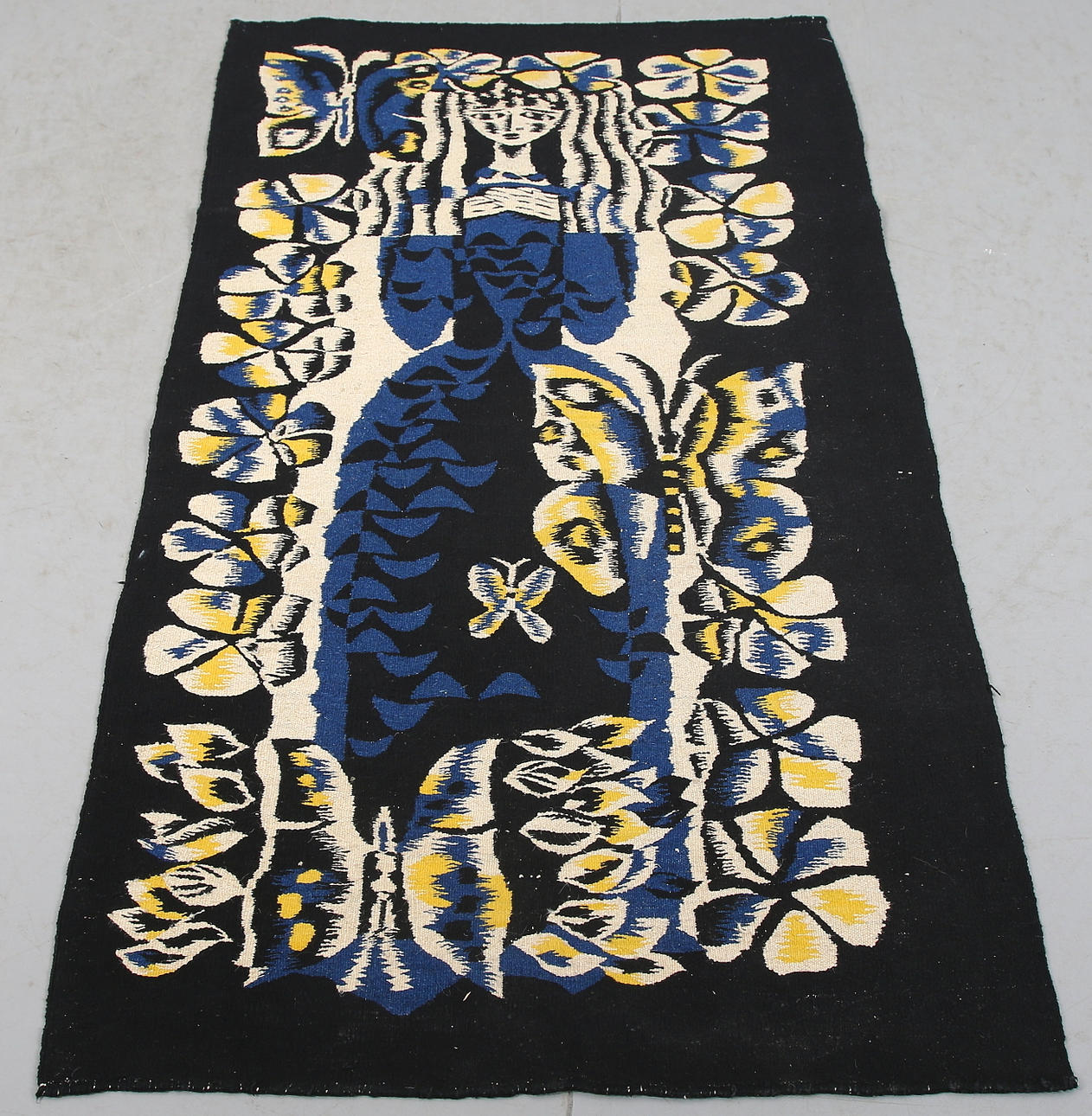 OIDENTIFIERAD KONSTNÄR. Kvinna med folkdräkt, vävnad, 1970-tal. Troligen Ryssland.