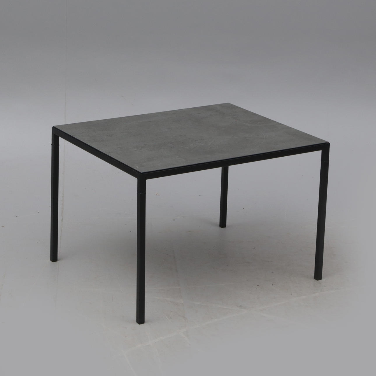 SOHVAPÖYTÄ, metalli/levy, moderni.