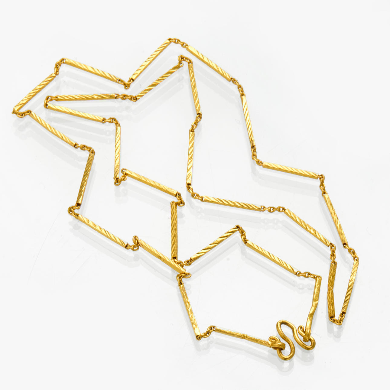 COLLIER, 23k guld med S-lås.