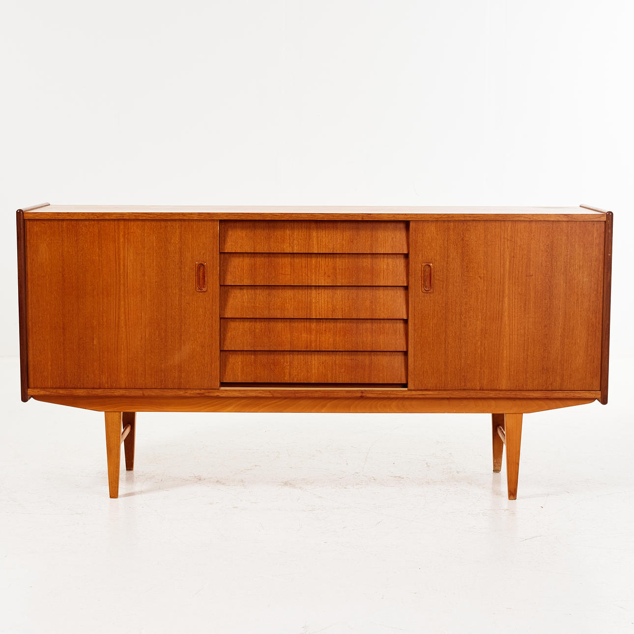 SENKKI, tiikkiviilu 1960-luku.