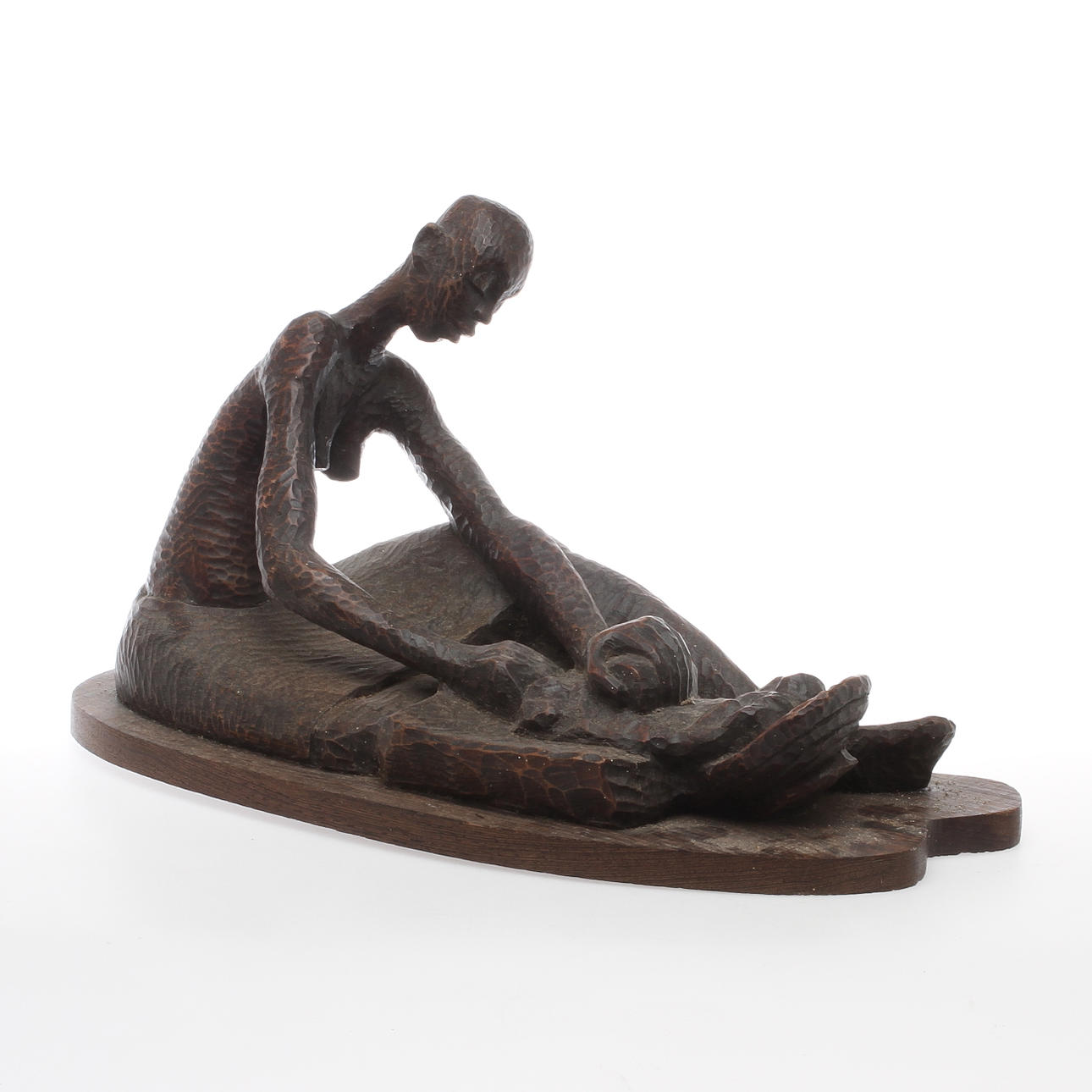 SKULPTUR, trä, arbetande kvinna, 1960-tal.