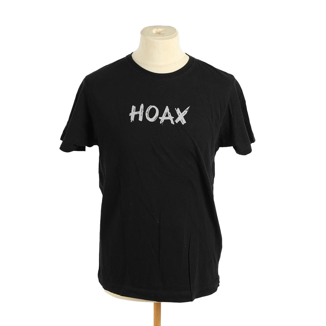 CAMISETA NEGRA HOAX DE ED SHEERAN.