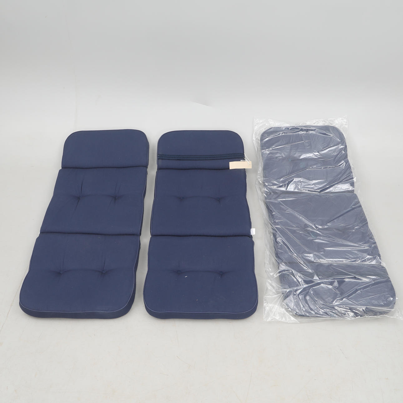 STUHLKISSEN, Dacore, dreiteilig.