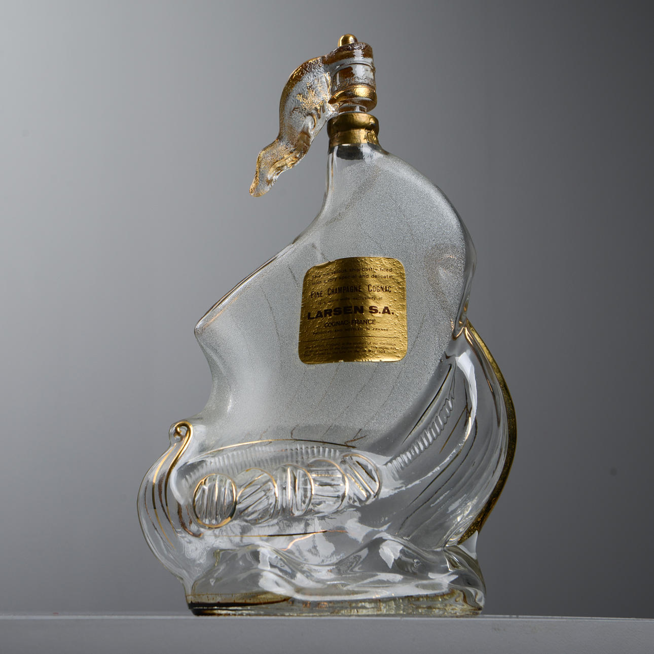 A decanter, “Invincible”, Larsen Cognac. Glass - Tableware - Auctionet