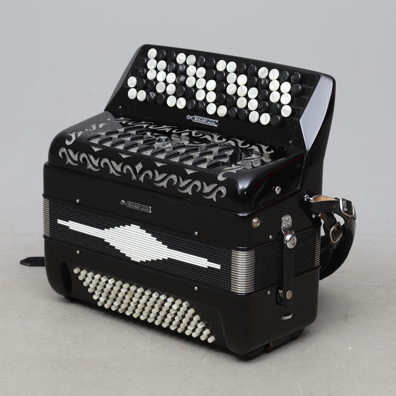ACORDEÓN DE BOTONES, Bugari Armando, Italia.