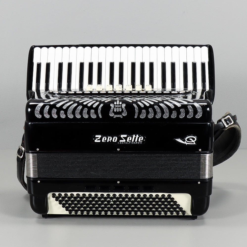 ACCORDION. Zero Sette B 26, Castelfidardo, Italy.