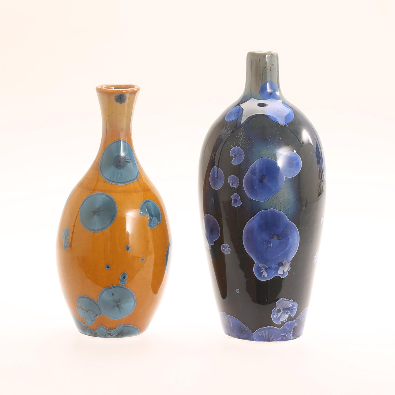 ANDERS KROON. Vaser, 2 stk, keramik, signeret.