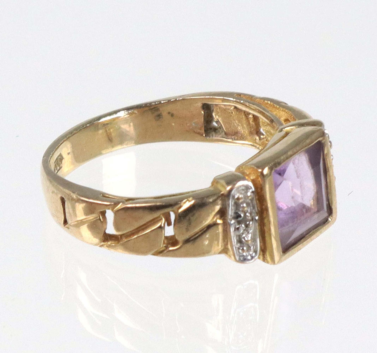 AMETHYST RING, Gold 333.