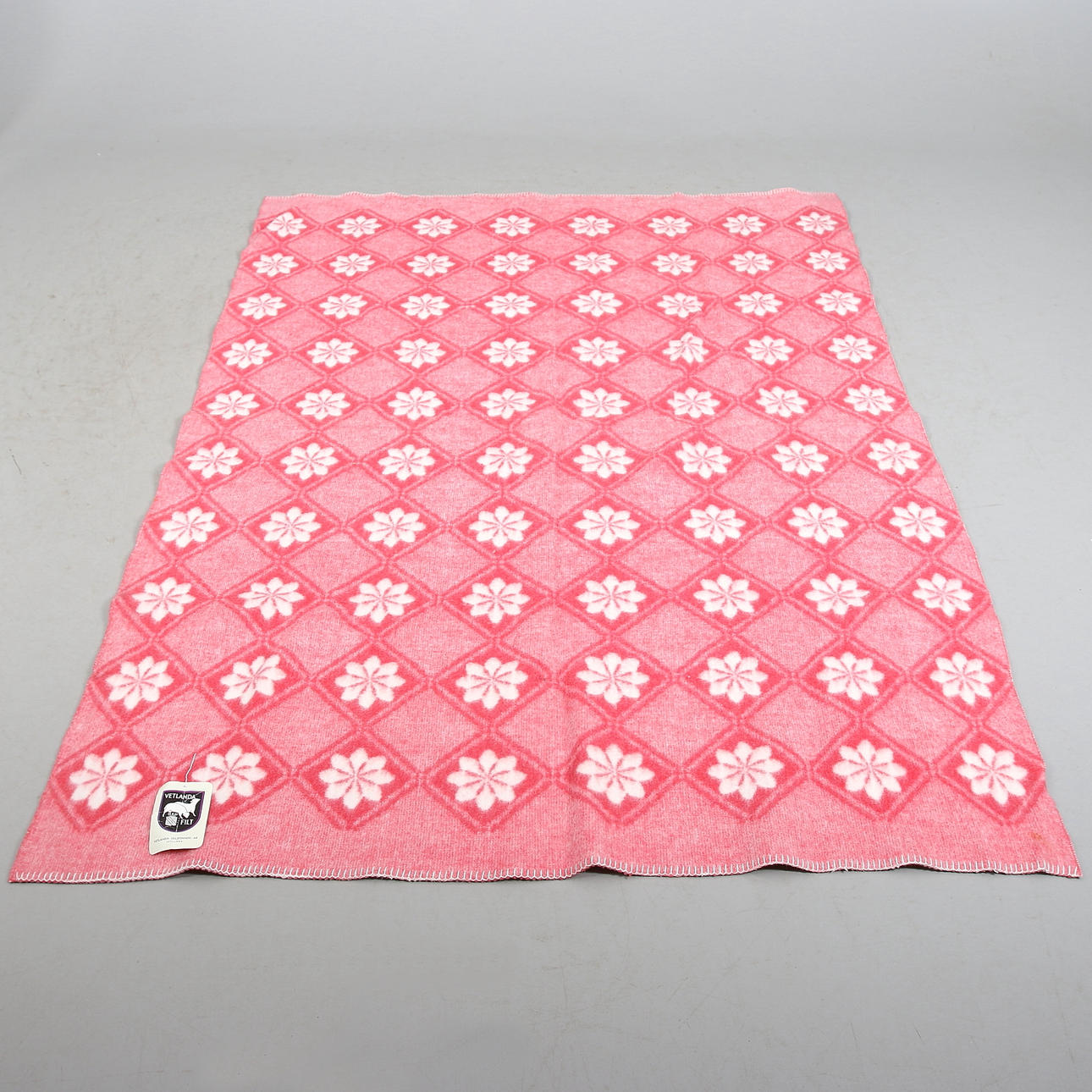 PLÄD / FILT, ull, "Vetlanda-filt", Vetlanda Ullspinneri AB, 1960-tal. 140 x 200 cm.