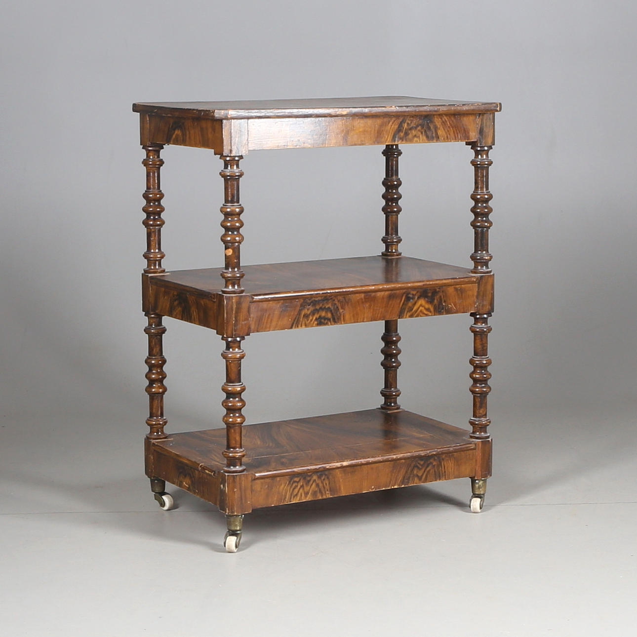 ANTENIENN, trä, 1900-tal.