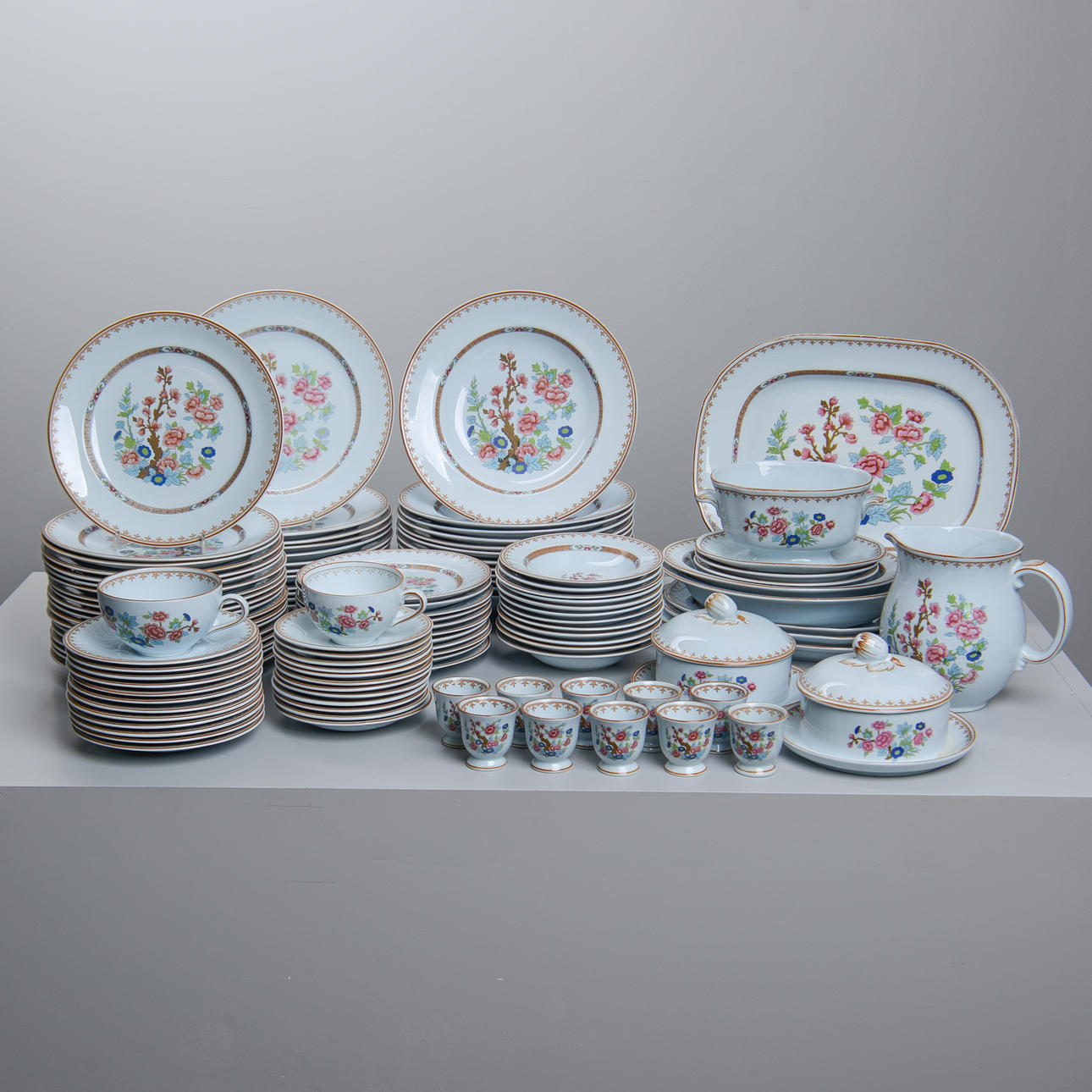 RÖRSTRAND, "Lotus", 105 delar, 1956-1971.