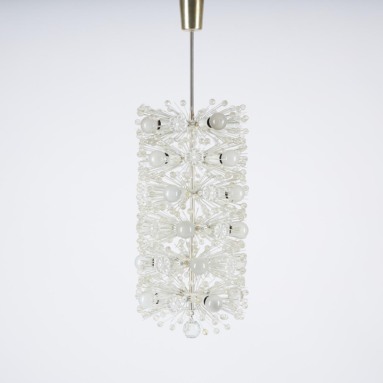 EMIL STEJNAR. DECKENLEUCHTE, Metall- und Glasdekorationen.