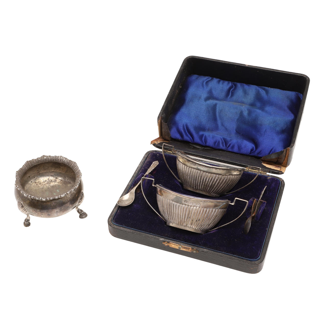 ETT PAR HÖLJDA SILVERSALTER & SKEDAR, & SILVERSALT.