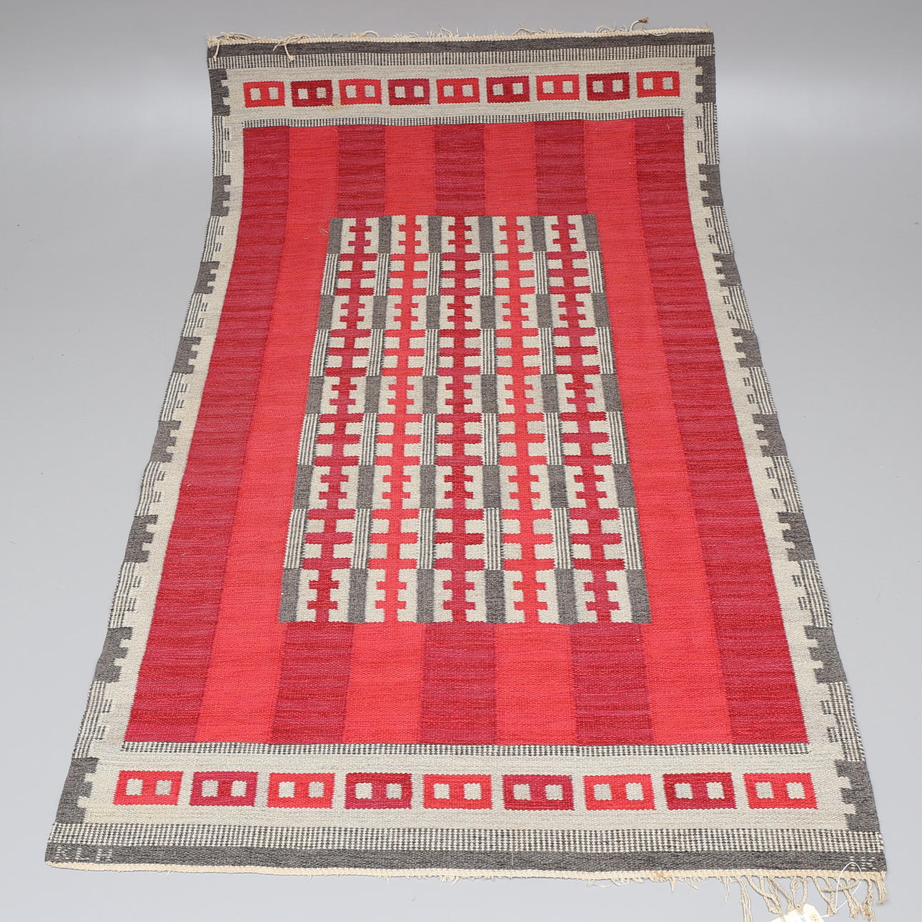 IRMA KRONLUND. Matta, röllakan, Kristiansstad/Kronobergs Läns Hemslöjd, 240 x 147 cm.