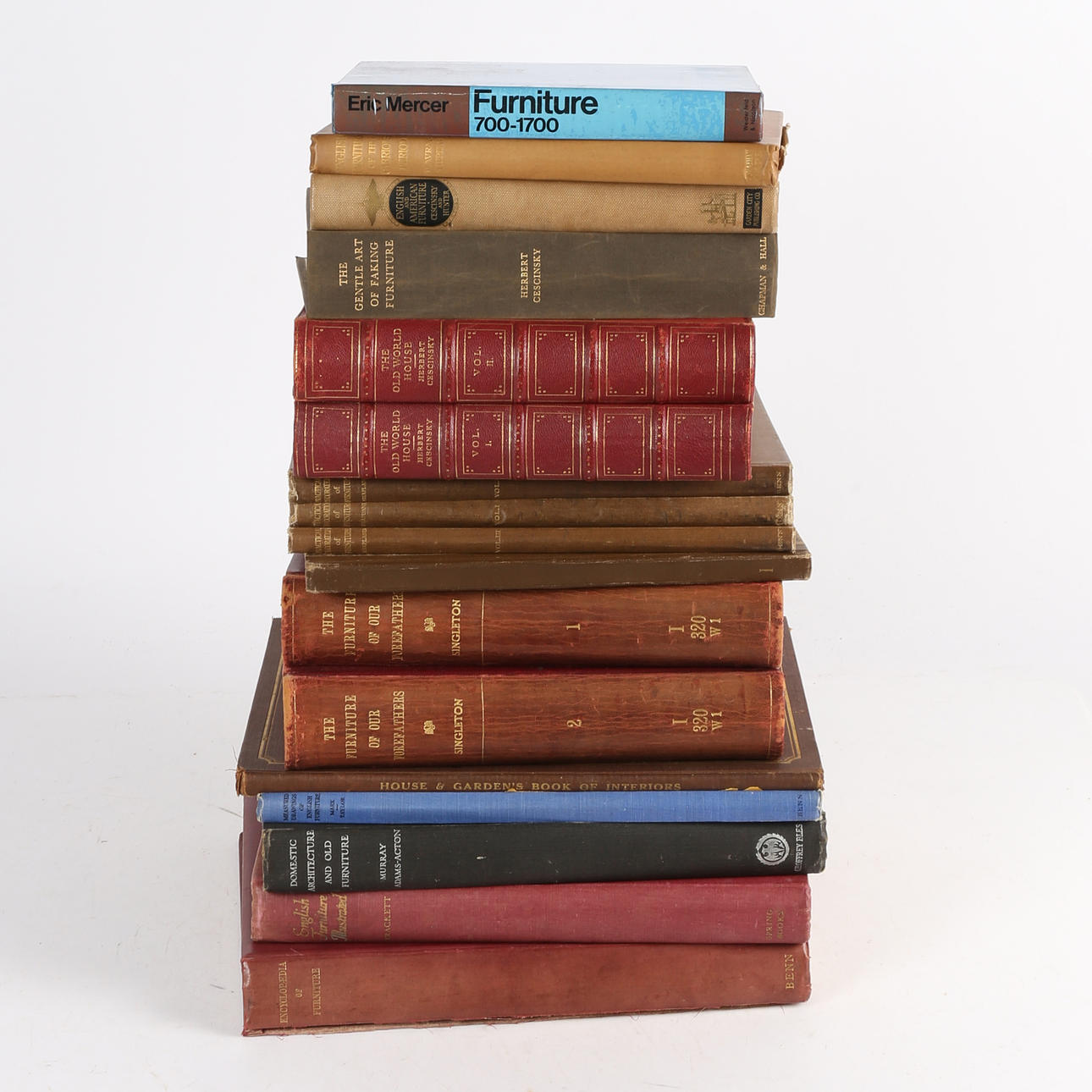 EN SAMLING AF ANTIKKE OPSLAGSBØGER (ANTAL).