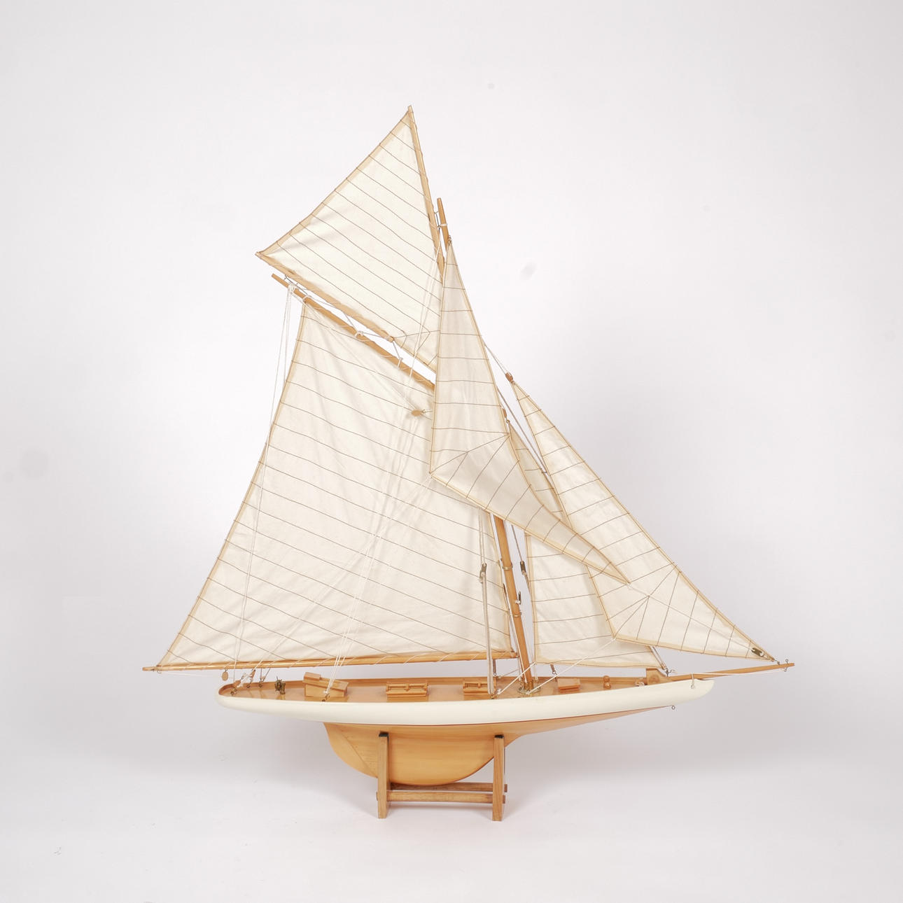 SEGELBÅTSMODELL, trä, 1900-tal.