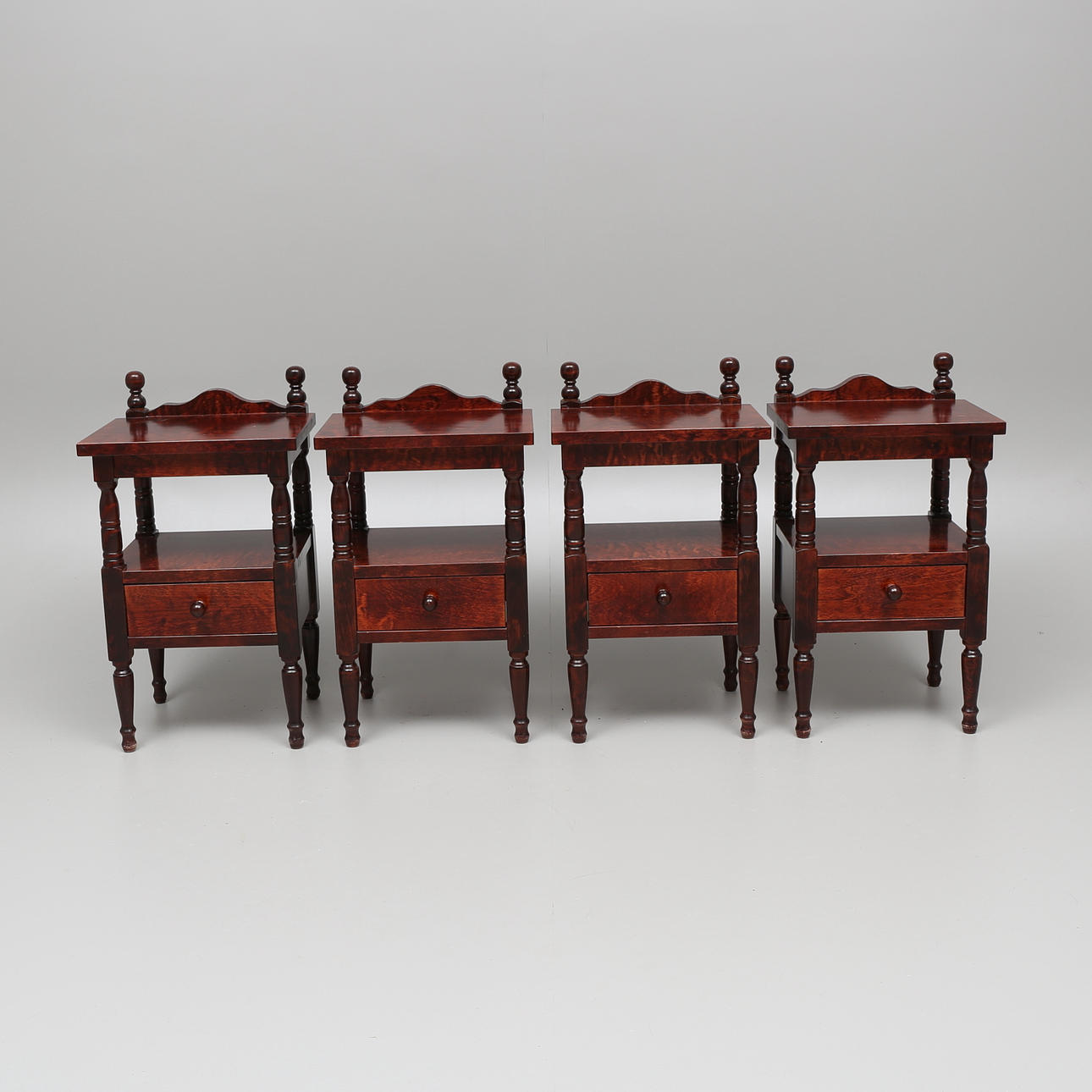 SÄNGBORD med låda, 4 st, 1900-talets andra hälft.